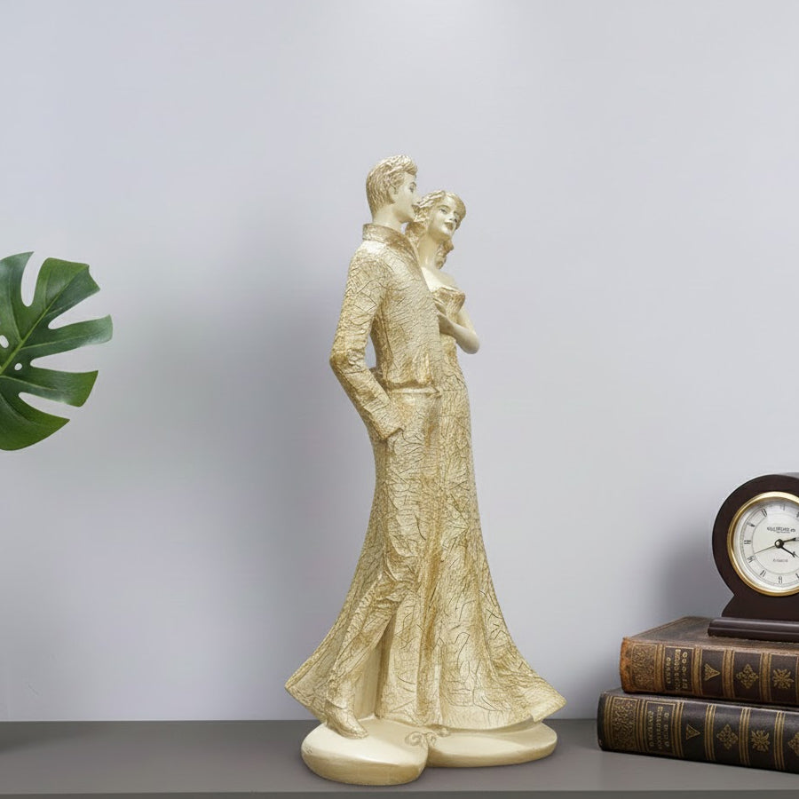 Artistic Pose of Romantic Love Couple Figurine