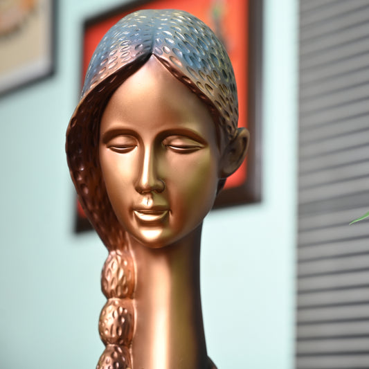 Welcome Lady Statue: Sculpture Showpiece for Home Decor
