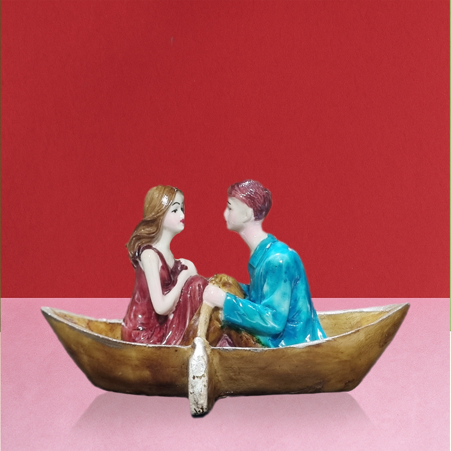 Romantic Love Couple on Boat Scene Showpiece Collection