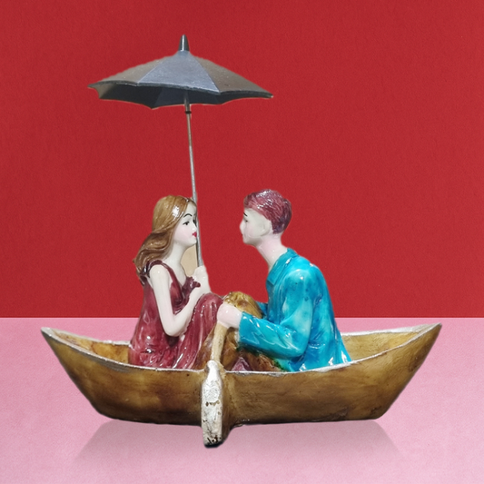 Romantic Love Couple on Boat Scene Showpiece Collection